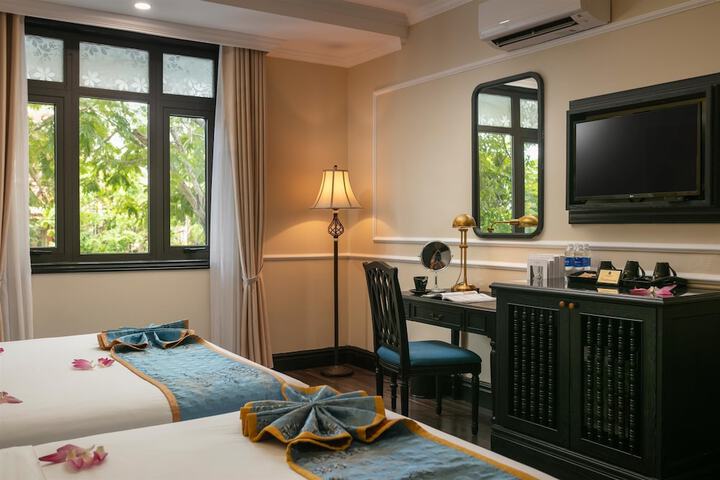 Room 15 of 105