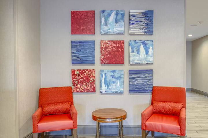 Lobby lounge