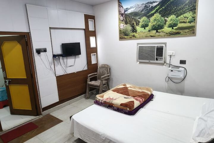 Room 9 of 39