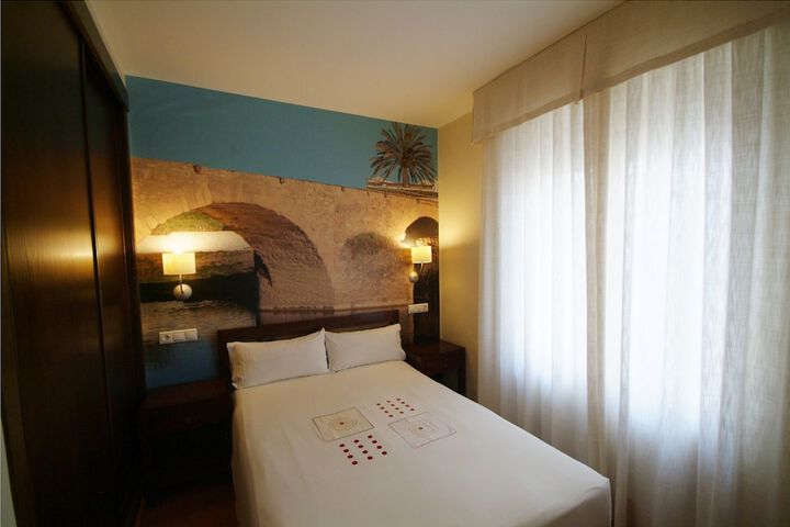 Room 7 of 70