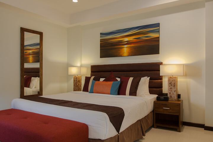 Room 10 of 77