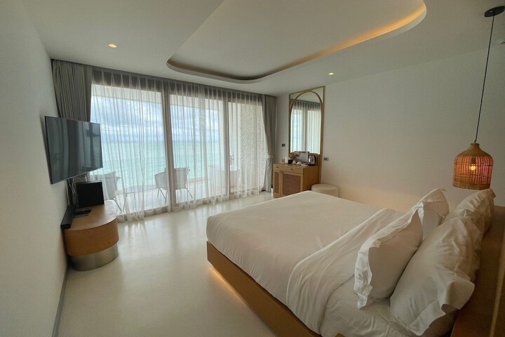 Room 28 of 118