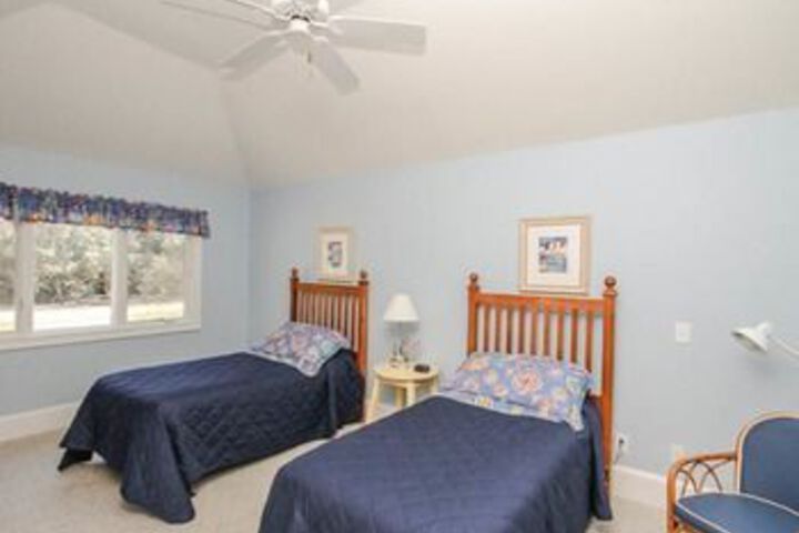 Photo of Hidden Oaks Drive 3011 by RedAwning