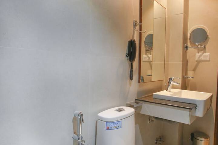 Room 8 of 17