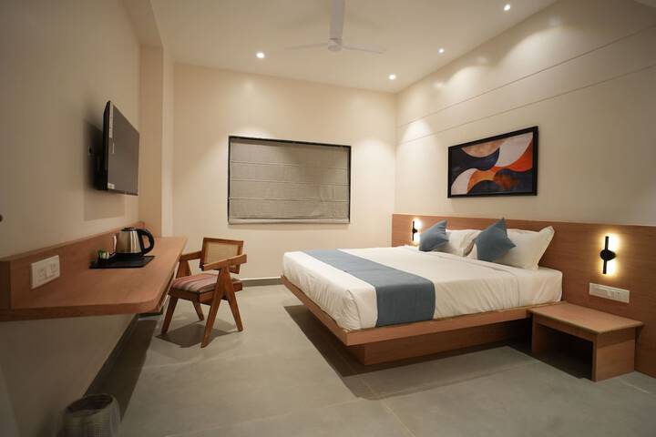 Room 2 of 7