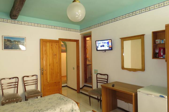 Room 13 of 107