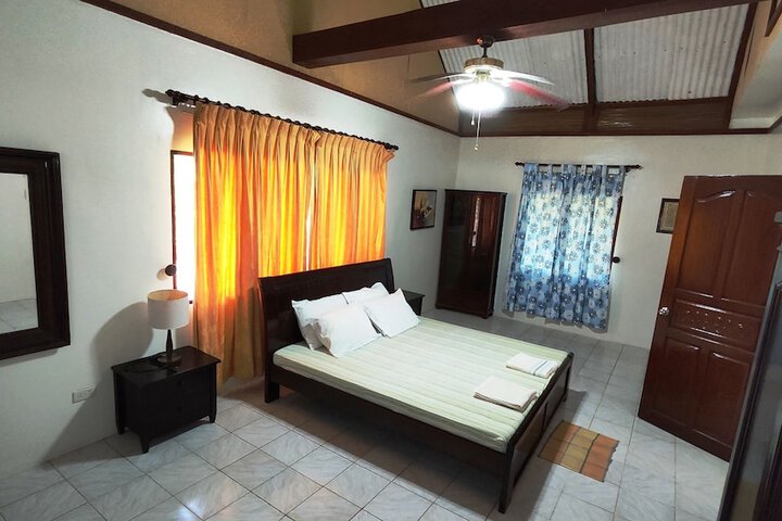 Room 10 of 42