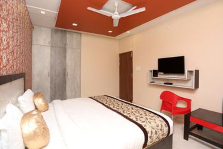Room 7 of 24