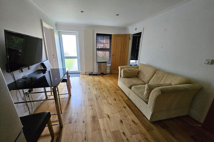 Room 8 of 23