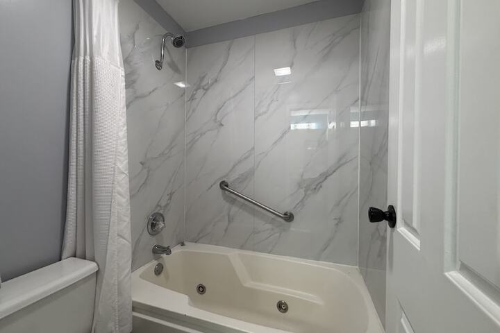 Room 20 of 28
