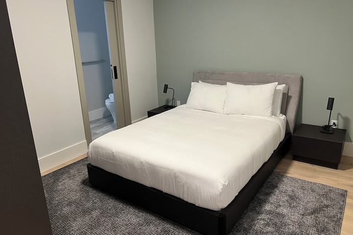 Room 72 of 109