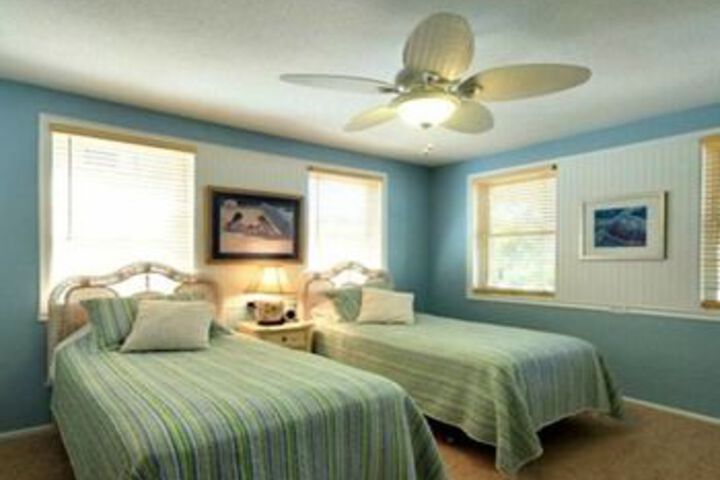 Room 12 of 32