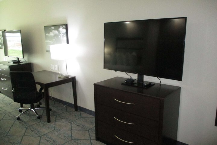 Suite King Size Bed (2 of 17)