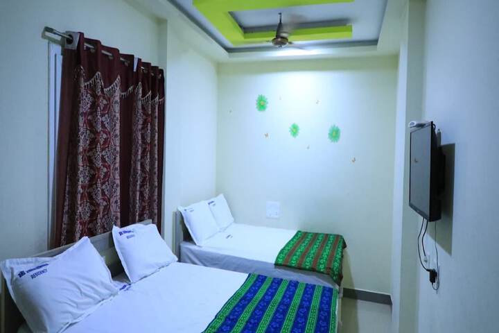 Room 8 of 14