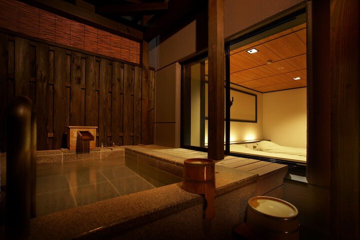 Room 7 of 25