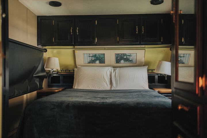 Room 33 of 146