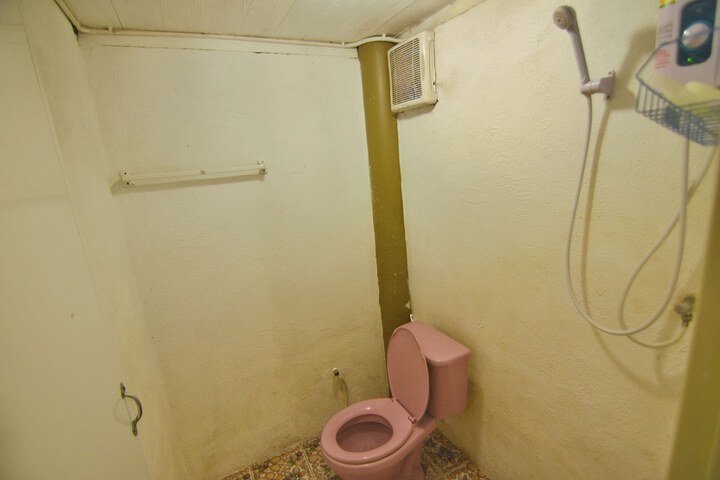 Room 31 of 38