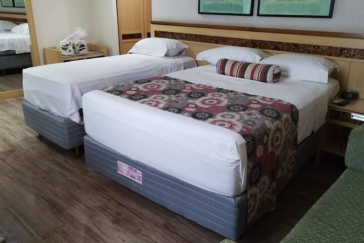Room 4 of 24