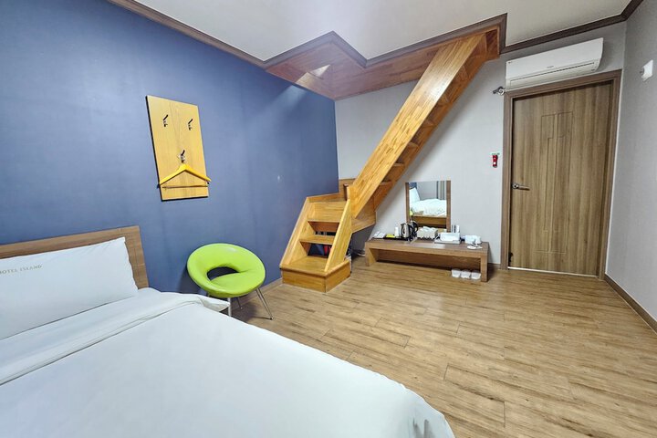 Room 26 of 41