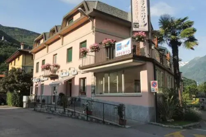 ALBERGO LARIO