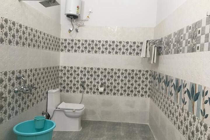 Room 12 of 29