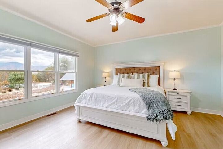 Room 11 of 120