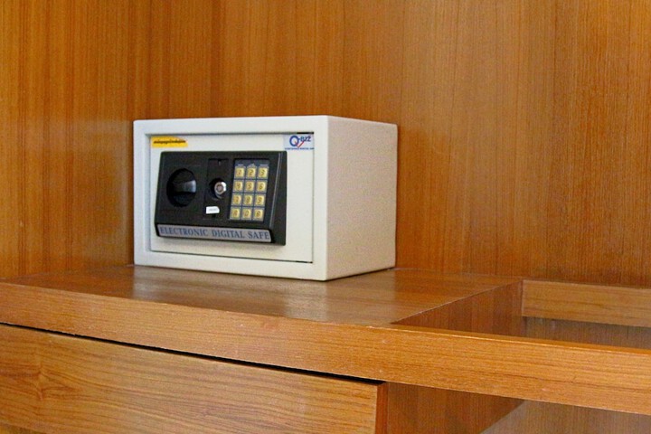 Room 9 of 60