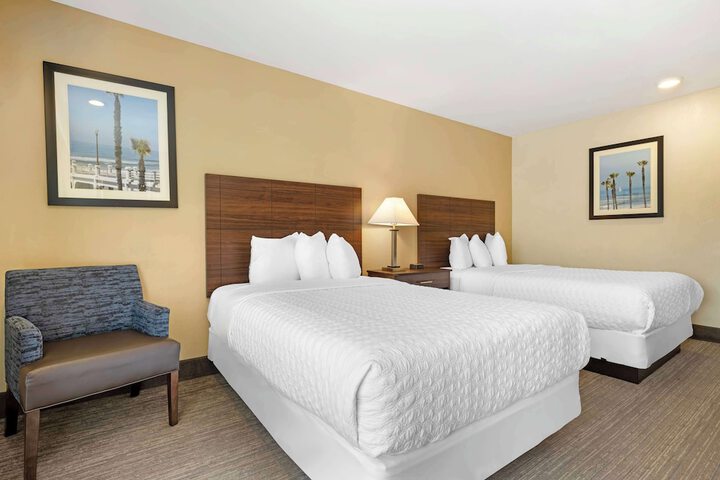 2 Double Beds (2 of 12)