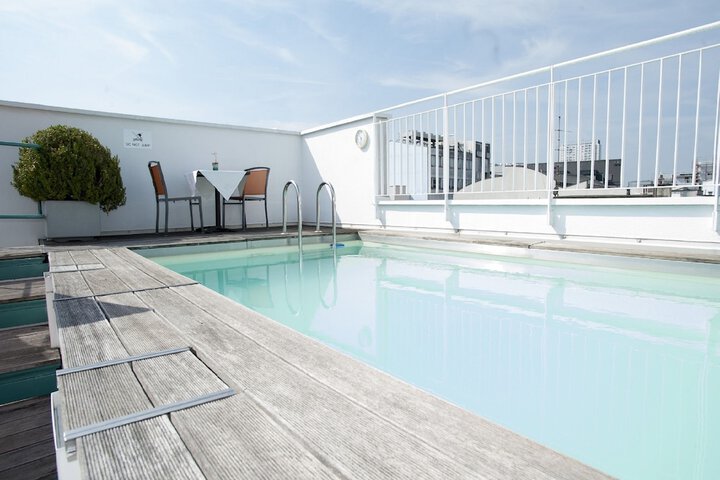 Pool 44 of 72
