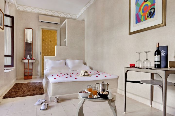 Room 6 of 42