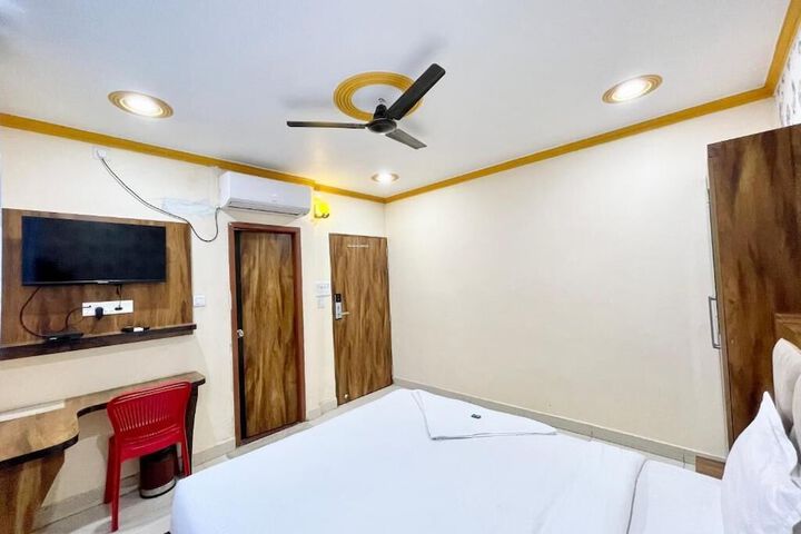 Room 4 of 42