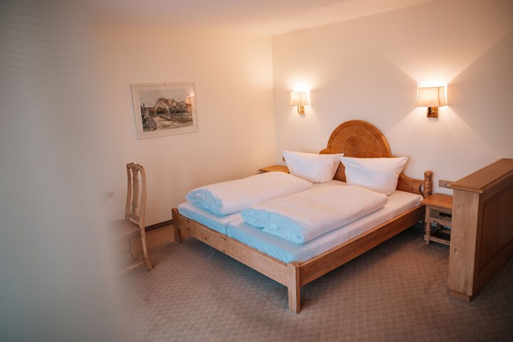 Room 15 of 49
