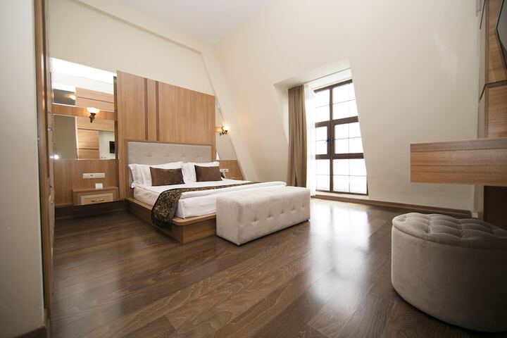 Room 20 of 160