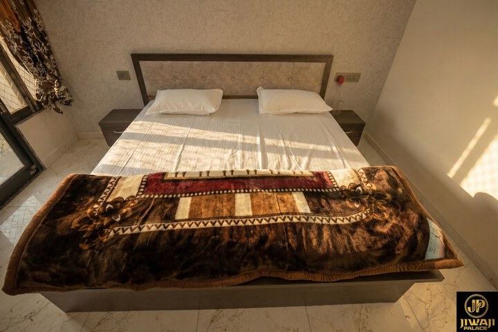 Room 30 of 46