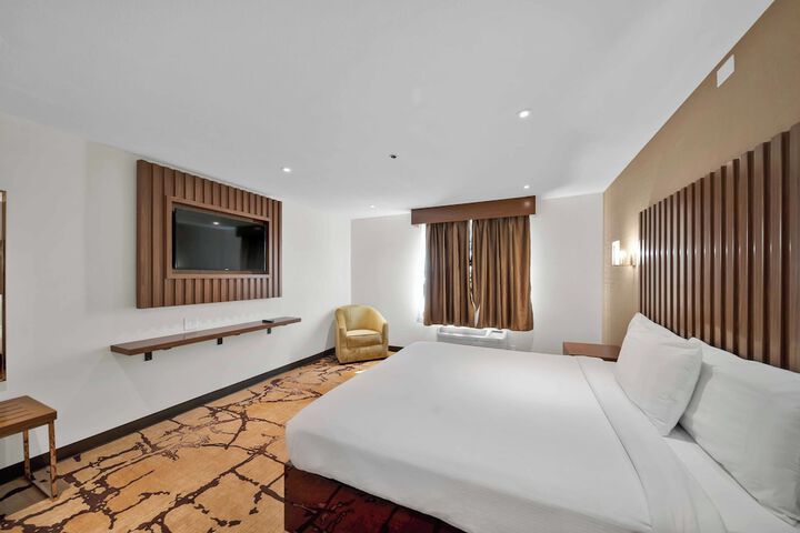 Room 12 of 37