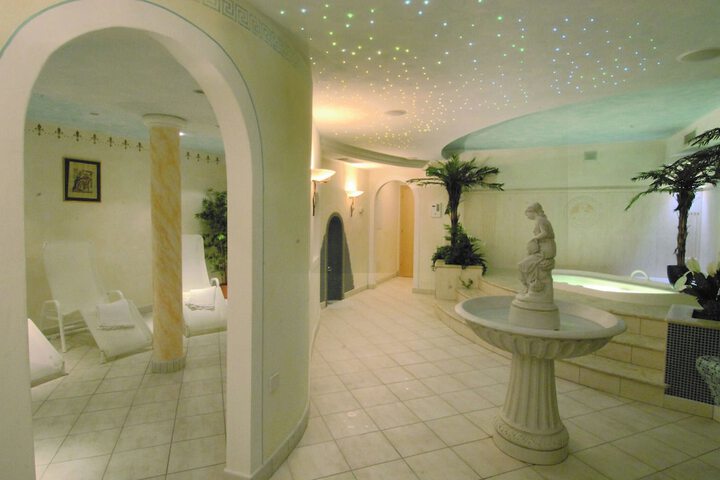 Spa 10 of 21