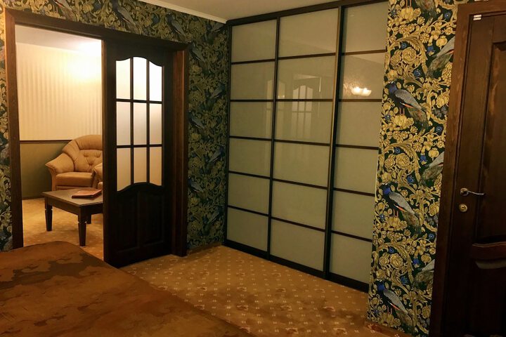 Room 16 of 68