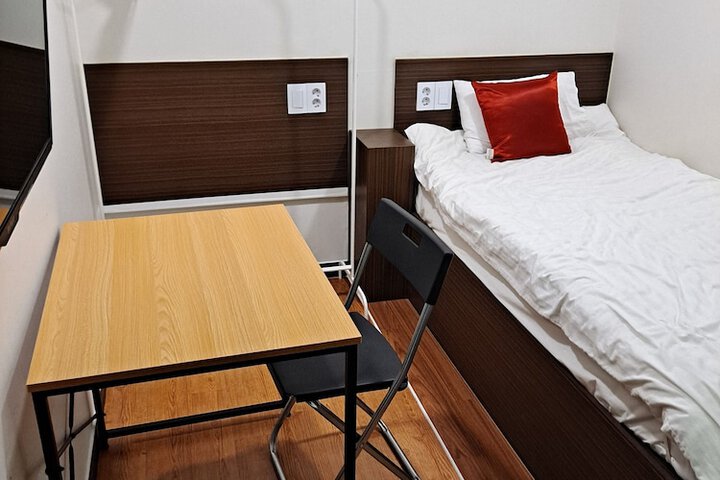 Room 21 of 30