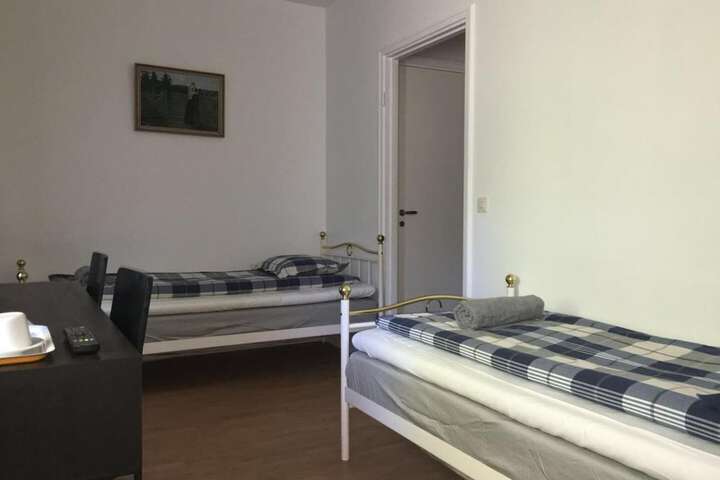 Room 8 of 50