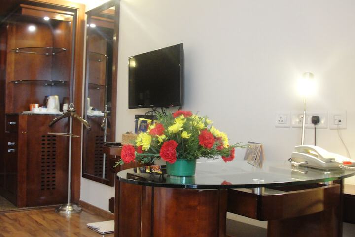 Room 28 of 52