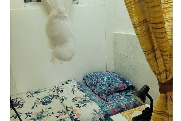 Room 12 of 80