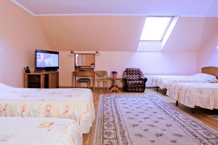 Room 28 of 66