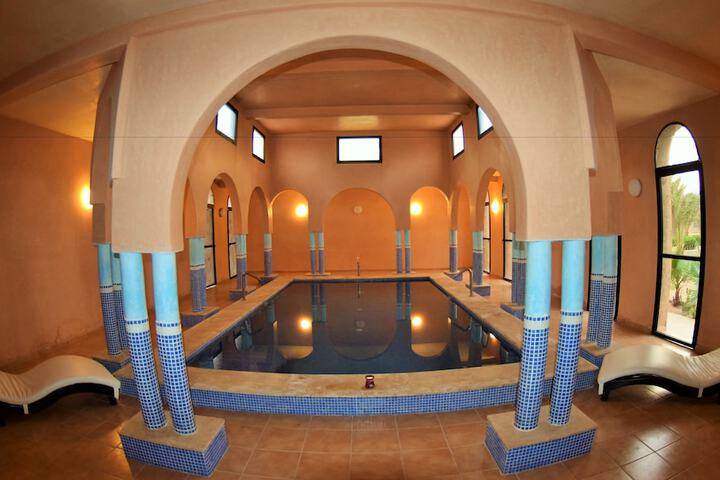 Pool 18 of 42