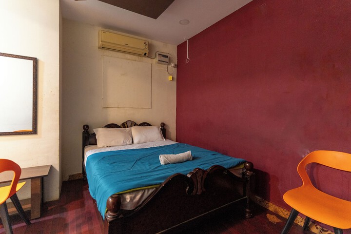 Room 12 of 29