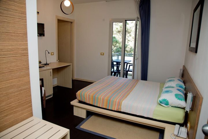 Room 9 of 45