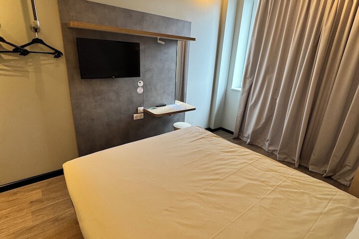 Room 12 of 47
