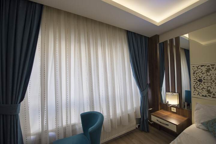 Room 9 of 34