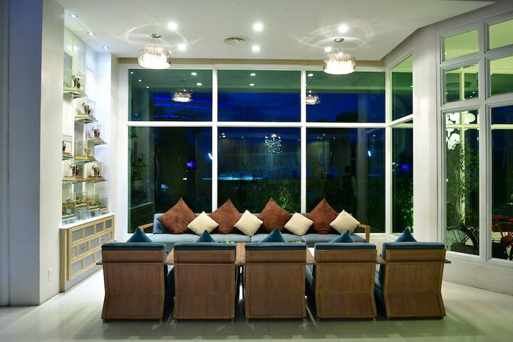 Hotel Interior 8 of 143