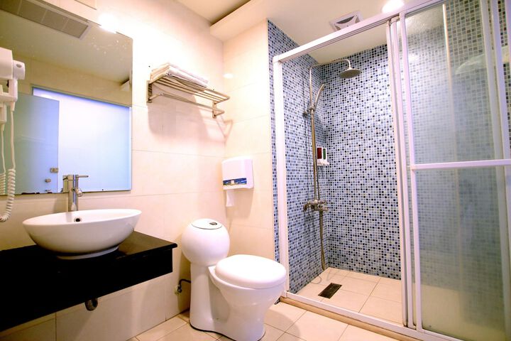 Room 42 of 60