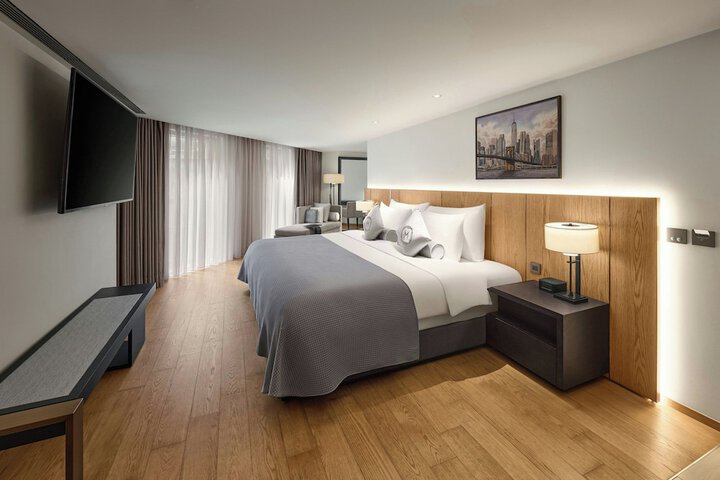 Room 28 of 80
